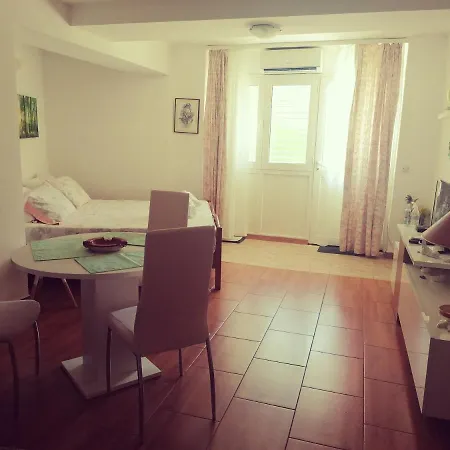 Lju On The Apartment *